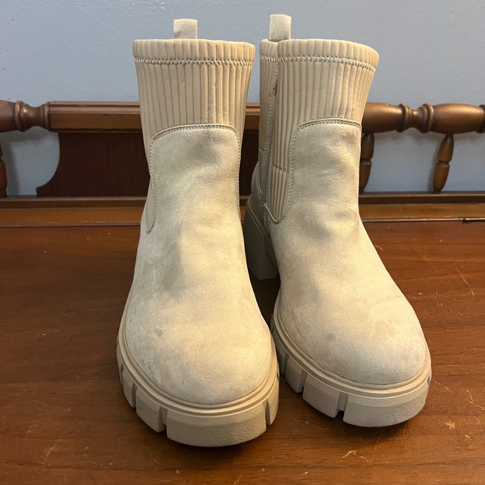 Tan Chelsea Boot 10.5 WW